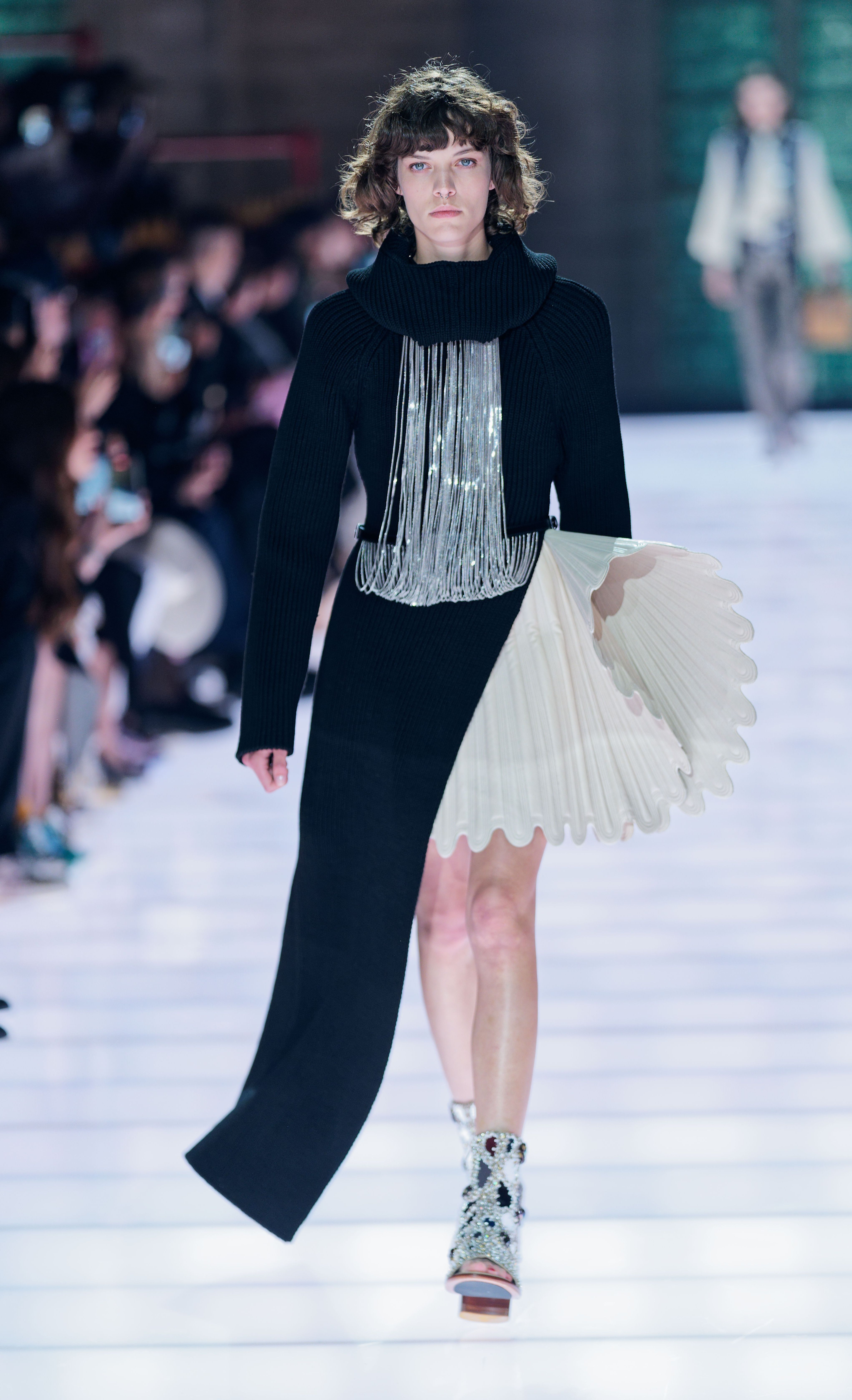 Model walking the Louis Vuitton Cruise 2026 runway.